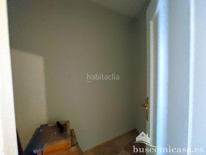 Foto 30b1ef7f-f9a7-4de2-9986-b262ff382835. Piso esta vivienda se encuentra en calle arroyo, , jaén, en un edificio construido en el año 1970, con ascensor y que tiene según en Bailén