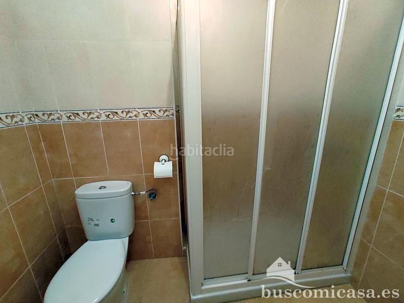 Foto 3bebaf49-502c-4976-b96f-cea74a83f9b0. Piso esta vivienda se encuentra en calle arroyo, , jaén, en un edificio construido en el año 1970, con ascensor y que tiene según en Bailén