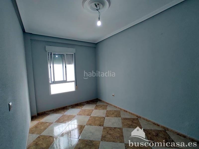 Foto 7dcb0312-5f81-4c58-990d-5ddb3434055a. Piso esta vivienda se encuentra en calle arroyo, , jaén, en un edificio construido en el año 1970, con ascensor y que tiene según en Bailén