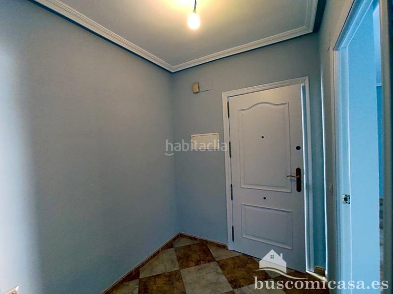 Foto 94cd266e-25d6-4f1b-933f-46e475b695e8. Piso esta vivienda se encuentra en calle arroyo, , jaén, en un edificio construido en el año 1970, con ascensor y que tiene según en Bailén