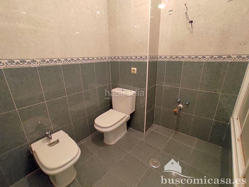 Foto 9577fef8-8692-4f77-9267-235f7718f453. Piso esta vivienda se encuentra en calle arroyo, , jaén, en un edificio construido en el año 1970, con ascensor y que tiene según en Bailén