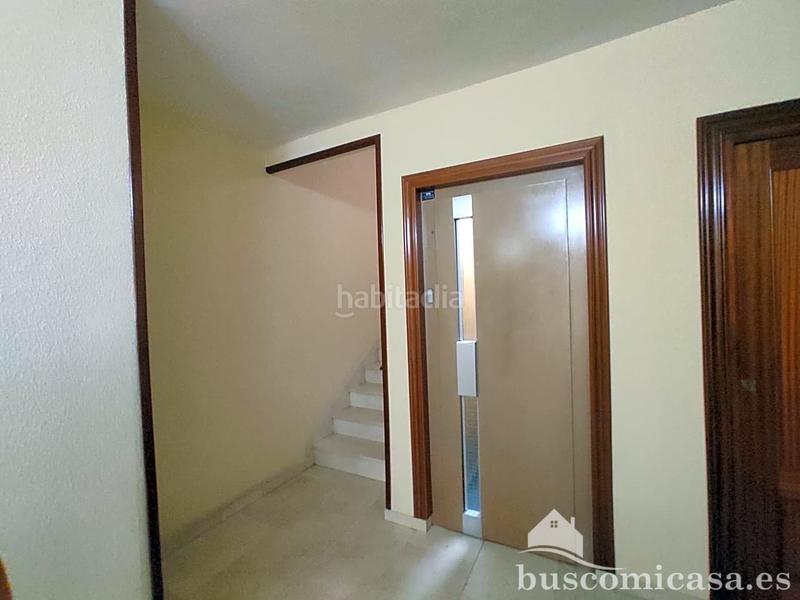 Foto ac96d721-2cd7-4dd3-b067-2251c0be9837. Piso esta vivienda se encuentra en calle arroyo, , jaén, en un edificio construido en el año 1970, con ascensor y que tiene según en Bailén