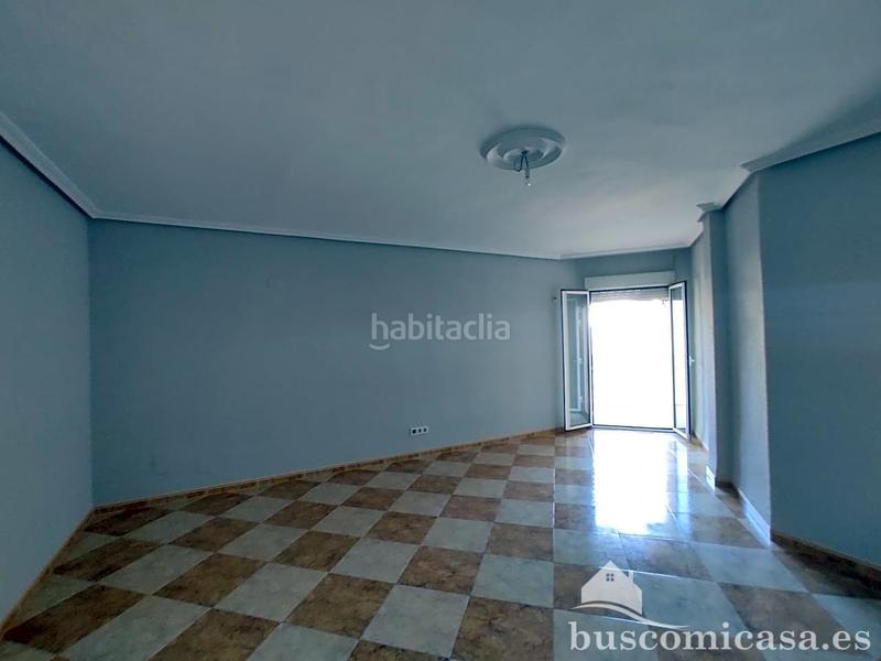 Foto ec270979-72ea-4ac5-b1a9-889faa8de84b. Piso esta vivienda se encuentra en calle arroyo, , jaén, en un edificio construido en el año 1970, con ascensor y que tiene según en Bailén