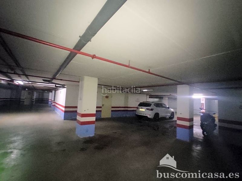 Foto fbb9c222-7588-4673-9b98-e50e55c14baa. Aparcament cotxe a Centro ciudad Linares