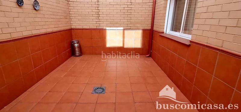 Foto 02ffae14-f71c-4586-9bf9-e32b76378a49. Casa bonita y amplia casa en calle hortensia en Linarejos Linares