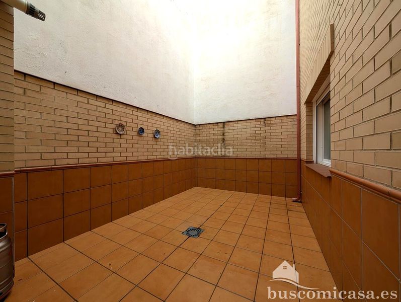 Foto 137a9318-de12-4fbe-87b2-890ea5019ac4. Casa amb calefacció aparcament a Linarejos Linares