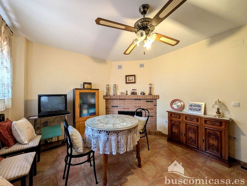 Foto 144a7a53-2387-44e7-957d-c6c15934ab9c. Casa amb calefacció aparcament a Linarejos Linares