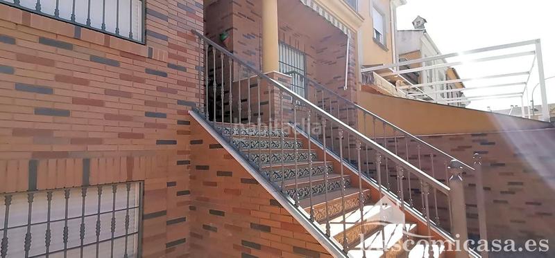 Foto 17689b9e-b2ed-42f0-9b68-64acd2fa830d. Casa bonita y amplia casa en calle hortensia en Linarejos Linares