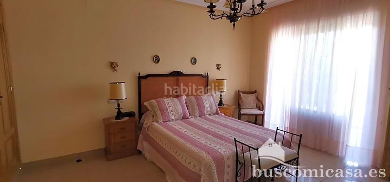 Foto 1bdf0db1-3c1d-406a-a977-572c4d14faf7. Casa bonita y amplia casa en calle hortensia en Linarejos Linares