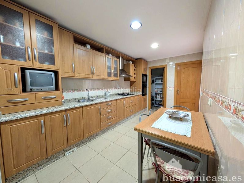 Foto 2e999b1f-5b8e-46ee-99f8-3d1c3da365f2. Casa amb calefacció aparcament a Linarejos Linares