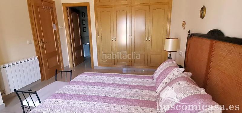Foto 4509a83d-df1c-498b-87c5-2b93a40a83ee. Casa bonita y amplia casa en calle hortensia en Linarejos Linares
