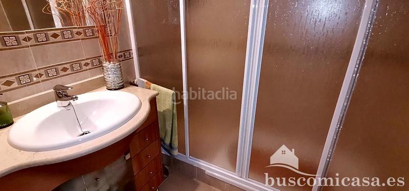 Foto 48ad5a0d-61b5-4dec-a0cd-7b7c36047138. Casa bonita y amplia casa en calle hortensia en Linarejos Linares