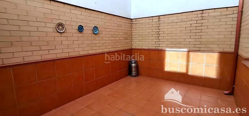 Foto 503b3843-2364-4ff3-a80f-f240b10dcf22. Casa bonita y amplia casa en calle hortensia en Linarejos Linares