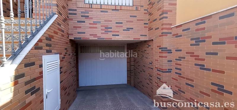 Foto 76a33e9a-cf28-4140-833f-7d62c2c0f095. Casa bonita y amplia casa en calle hortensia en Linarejos Linares