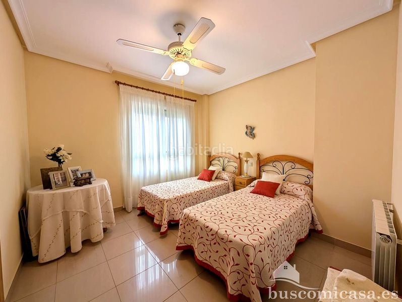 Foto 9179c151-d051-4cae-a8a6-a1d52d52d027. Casa amb calefacció aparcament a Linarejos Linares