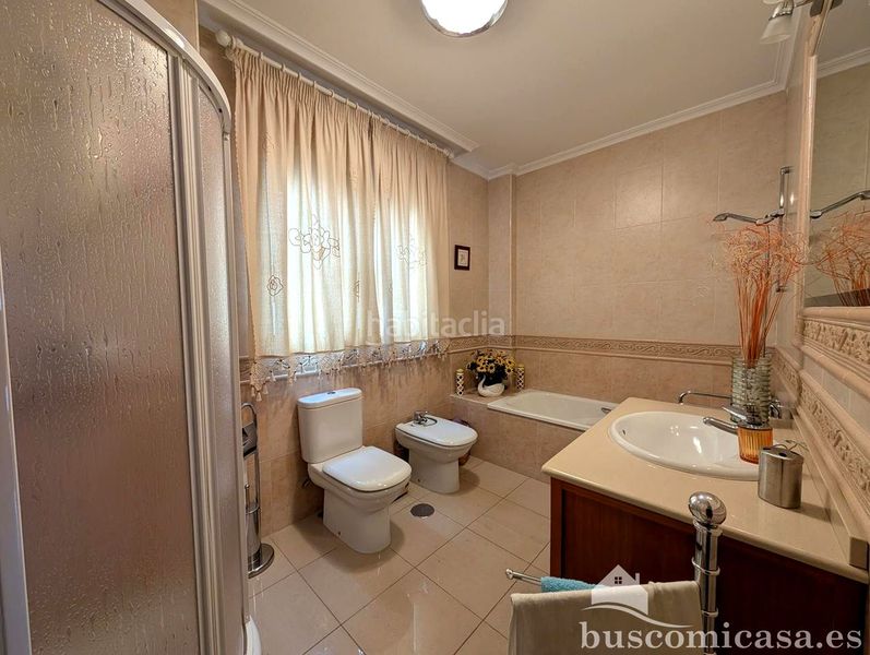 Foto 9a8bdde7-6216-4eed-b930-96b206781415. Casa amb calefacció aparcament a Linarejos Linares