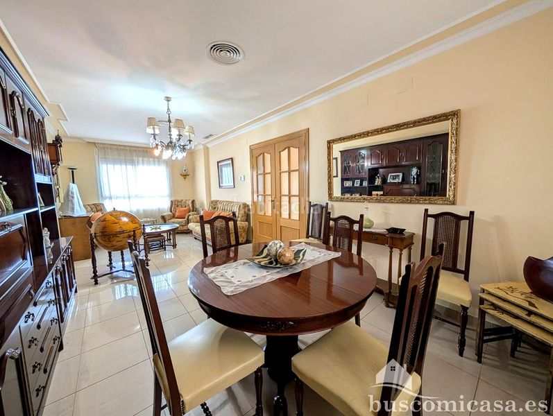 Foto a6ac2433-deae-432b-ac02-2084dfe35bce. Casa amb calefacció aparcament a Linarejos Linares