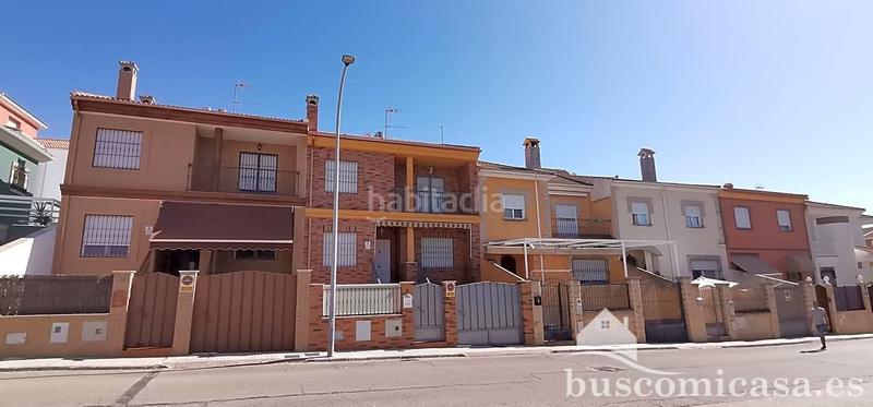 Foto ad3c2fc7-8fa6-484c-83f8-1c5a8a29ab3b. Casa bonita y amplia casa en calle hortensia en Linarejos Linares