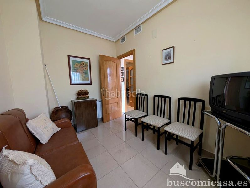 Foto ed8176a4-426d-4948-aa87-aa2f04bded91. Casa amb calefacció aparcament a Linarejos Linares