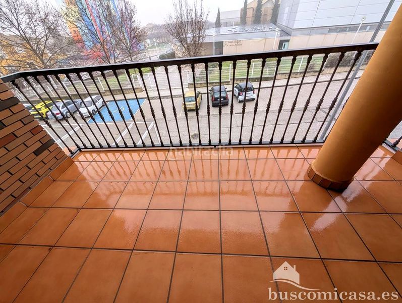 Foto f055dce3-f24c-498b-9a61-349d9cf36004. Casa amb calefacció aparcament a Linarejos Linares