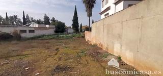 Terrain résidentiel  Calle palomo linares. Son 2 parcelas, con dos referencias:
5281807vh4158s0001hr
5281