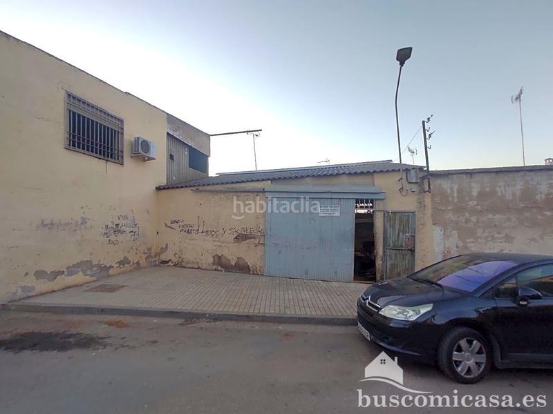Foto 24542db3-14d5-46d7-9149-f1d1ae6b294e. Nave industrial esta nave se encuentra en calle rio guadalén, .

construida en el año 1930, con una superficie de parcela de unos 93m2 se en Linares