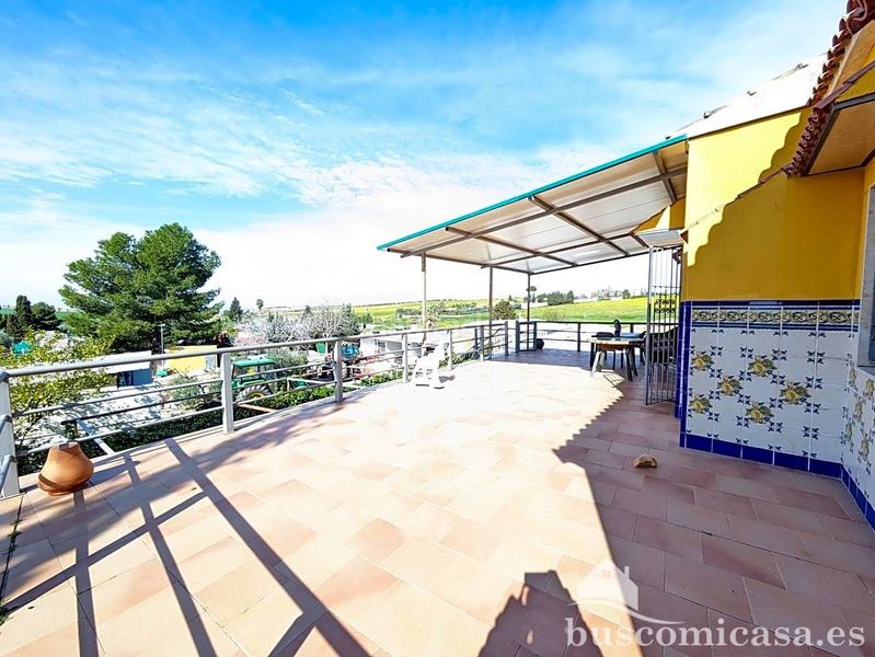 Foto 6abb9be4-b217-4642-b887-b1fa4802dad6. House with parking in Jabalquinto