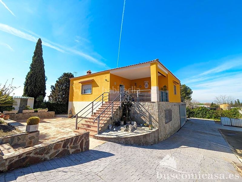 Foto a4b04494-f43a-4e8f-a4c7-992e589c8acc. House with parking in Jabalquinto