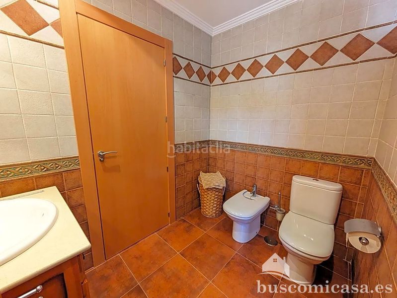 Foto c59c3e75-8e19-4a87-b845-71a01356888b. House with parking in Jabalquinto