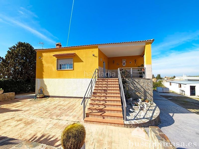 Foto f8a83045-2d04-4cf7-8579-59ba225eec3b. House with parking in Jabalquinto