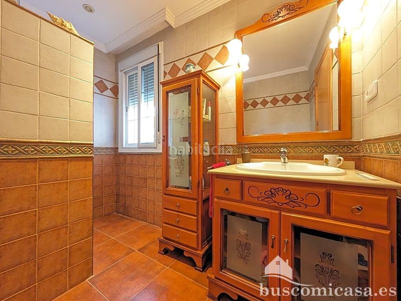 Foto fd3b852b-7120-4b09-9d99-388d17c217cd. House with parking in Jabalquinto