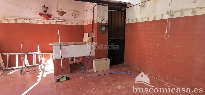 Foto 3ab975c7-6002-4992-92fd-993dd1204388. Edificio  en calle tetuán. en Centro ciudad Linares