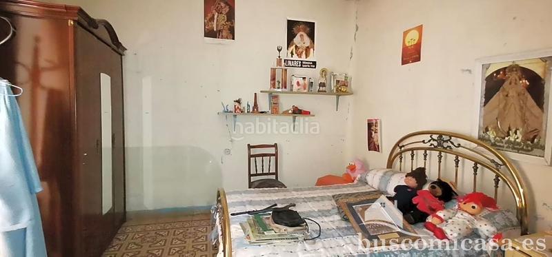 Foto d19a0002-a87c-489b-a998-c10d5d9dcef7. Edificio  en calle tetuán. en Centro ciudad Linares