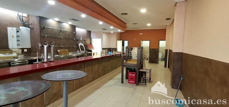 Foto 4a417a93-b2d1-4b95-83cd-cbe04c3bbabf. Local comercial local en avenida de san sebastian en Linares
