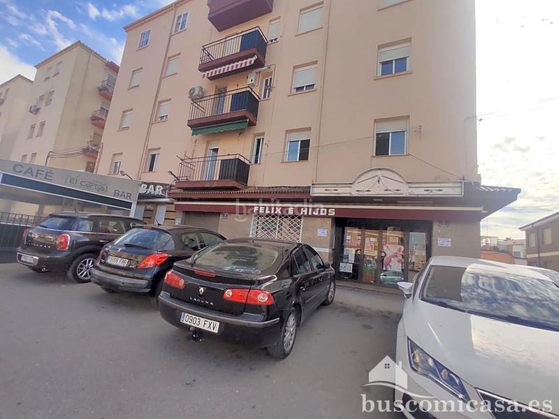 Foto f5c9e355-c793-44c5-83ea-f2e2f1627af4. Location local commercial dans Linarejos Linares