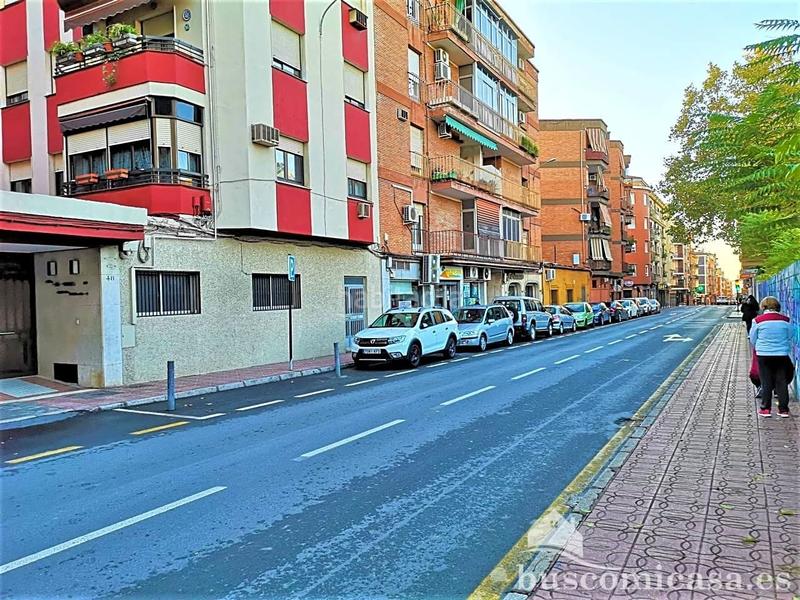 Foto b348db50-133d-4d06-ade5-5bd1127fe97d. Alquiler parking coche en julio burell 48 plaza de parking para moto en calle julio burell, . en Linares