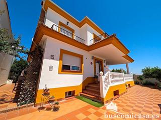 Casa  Clara campoamor. Impresionante casa en la carolina.