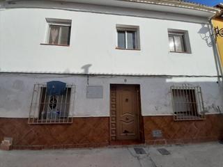 Casa adossada  Vuelta. Solo inversores en lachar. gran oportunidad