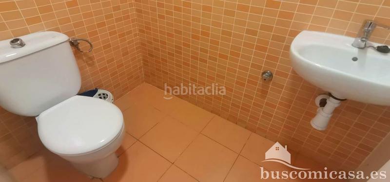 Foto 2d9a2b01-d2d2-429f-93a0-27e871ad7d1a. Alquiler local comercial bonito local para iniciar tu negocio en Linares