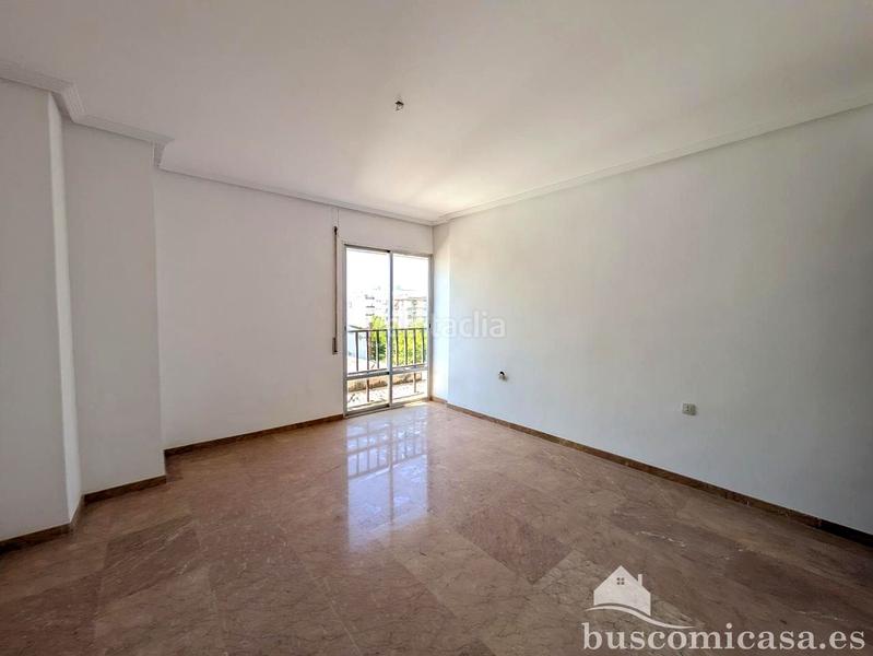 Foto df6ffef3-28d3-43bc-a080-40e6c36c9881. Duplex dans Linarejos Linares