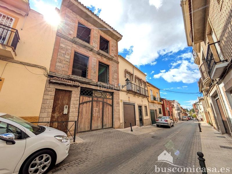 Foto d73c747f-c7aa-40a6-a621-877fe9806573. Casa amb aparcament a Centro ciudad Linares