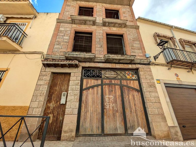 Foto f67fee86-6482-4121-8246-bab15ac2878a. Casa amb aparcament a Centro ciudad Linares