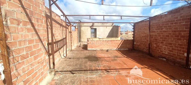 Foto fe72a889-0ac9-4895-bd87-f42f019108b5. Casa amb aparcament a Centro ciudad Linares