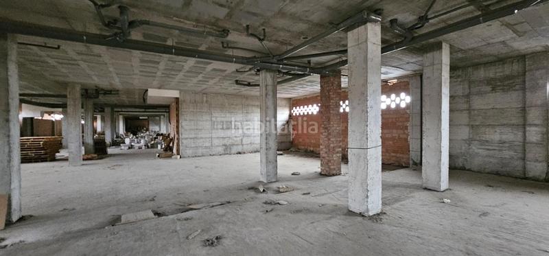 Foto f9419ed2-1e65-447f-8f91-047b6cbb9c26. Local comercial local amplio , granada en Santa Fe