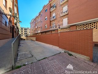 Affitto Posto auto  Calle guillén. Alquiler de plaza de garaje.