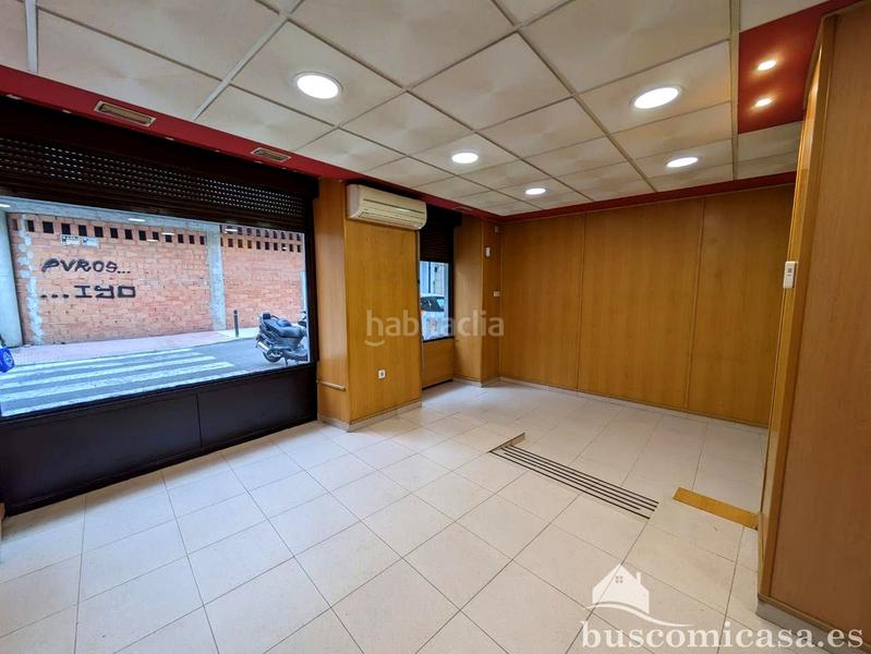 Foto 6480a8d9-5a7c-46ee-88f2-1b7b48961fab. Alquiler local comercial estupendo local céntrico en Linares