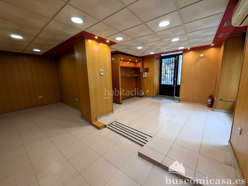 Foto 97ebba5d-b61f-4afe-bd3d-585250274a1a. Alquiler local comercial estupendo local céntrico en Linares