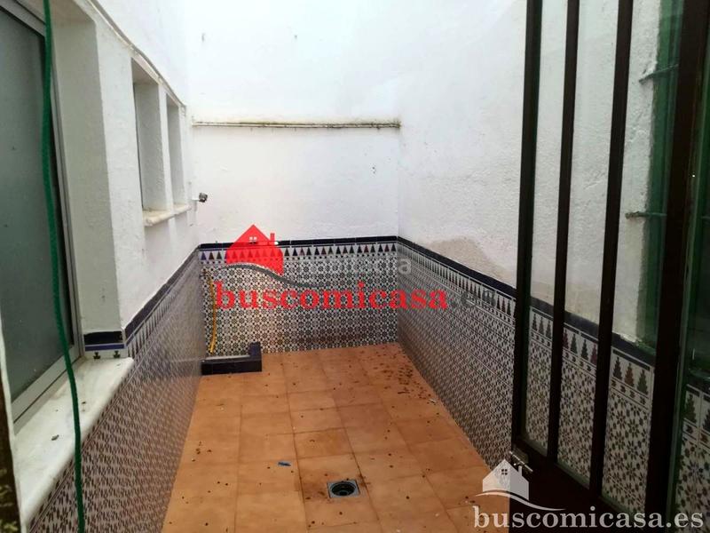 Foto b4df8b07-51b8-405d-af30-df2d6349a792. Alquiler local comercial magnífico local comercial muy bien conservado en julio burell en Linares