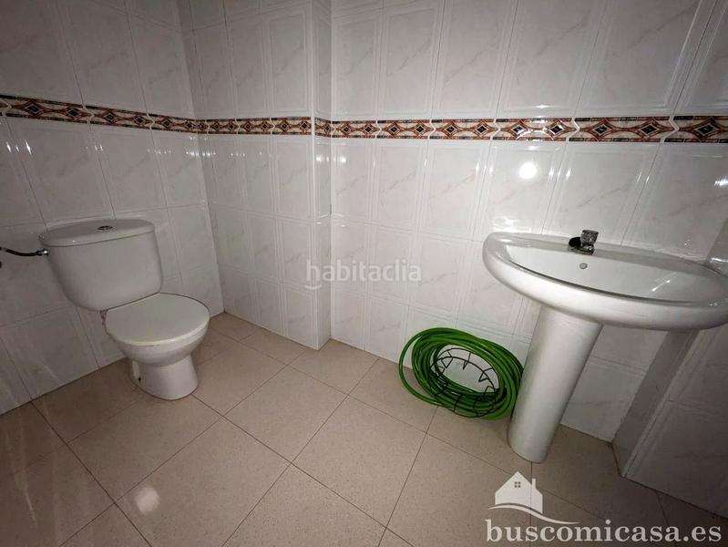 Foto c48e8e44-c028-4932-83eb-29ef60bd7e28. Alquiler local comercial magnífico local comercial muy bien conservado en julio burell en Linares