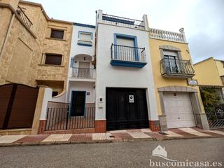 Casa  Salvador ortiz barragán. Amplia casa en bailén.